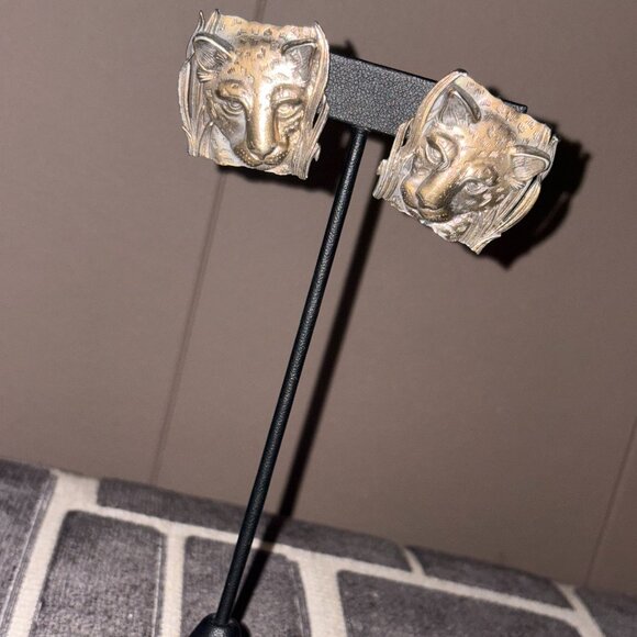 Vintage JJ 1986 Antiqued Gold Tone Leopard Earrings - Picture 3 of 5